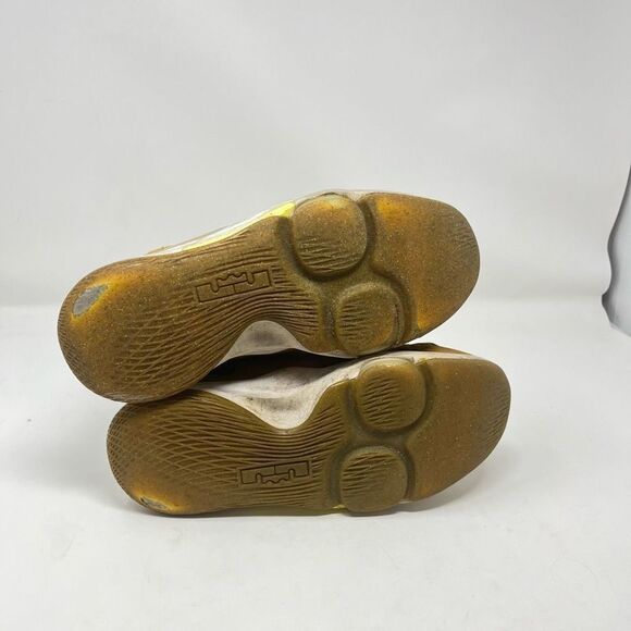 Nike Lebron Witness 5 Basketball Shoes Wheat Lace-Up Youth Boys' 7Y US - Picture 12 of 14